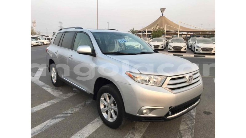Big with watermark toyota highlander bengo province import dubai 3320