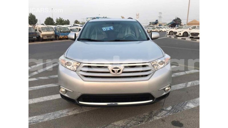 Big with watermark toyota highlander bengo province import dubai 3320