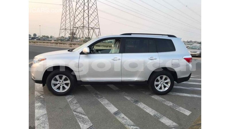Big with watermark toyota highlander bengo province import dubai 3320