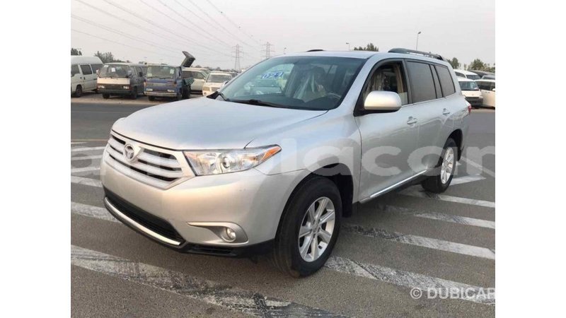 Big with watermark toyota highlander bengo province import dubai 3320