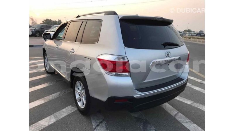 Big with watermark toyota highlander bengo province import dubai 3320