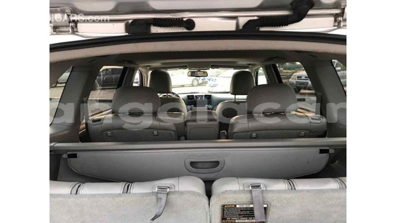 Big with watermark toyota highlander bengo province import dubai 3320