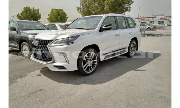 Comprar Importar Lexus LX Branco Carro em Import - Dubai em Bengo Province Comprar Importar Lexus LX Branco Carro em Import - Dubai em Bengo Province
