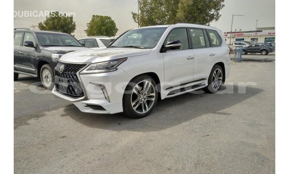 Comprar Importar Lexus LX Branco Carro em Import - Dubai em Bengo Province Comprar Importar Lexus LX Branco Carro em Import - Dubai em Bengo Province