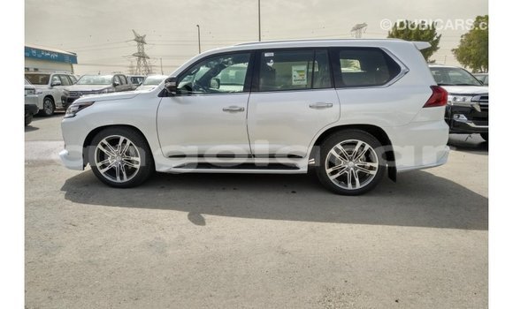 Comprar Importar Lexus LX Branco Carro em Import - Dubai em Bengo Province Comprar Importar Lexus LX Branco Carro em Import - Dubai em Bengo Province