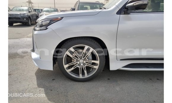 Comprar Importar Lexus LX Branco Carro em Import - Dubai em Bengo Province Comprar Importar Lexus LX Branco Carro em Import - Dubai em Bengo Province