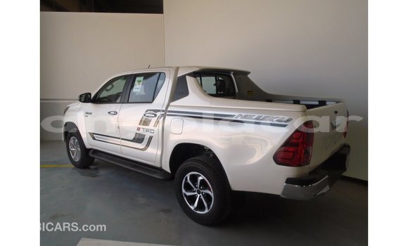 Buy Import Toyota Hilux White Car in Import - Dubai in Bengo Province Buy Import Toyota Hilux White Car in Import - Dubai in Bengo Province