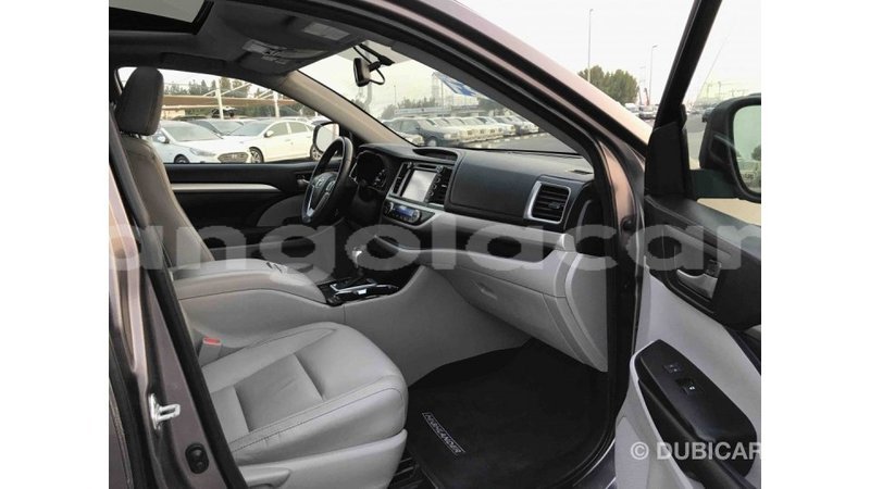 Big with watermark toyota highlander bengo province import dubai 3355