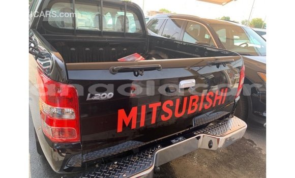 Comprar Importar Mitsubishi L200 Preto Carro em Import - Dubai em Bengo Province Comprar Importar Mitsubishi L200 Preto Carro em Import - Dubai em Bengo Province