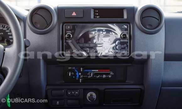 Comprar Importar Toyota Land Cruiser Bege Carro em Import - Dubai em Bengo Province Comprar Importar Toyota Land Cruiser Bege Carro em Import - Dubai em Bengo Province