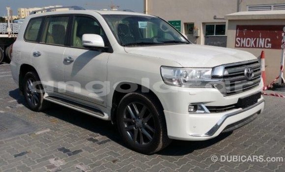 Acheter Import Voiture Toyota Land Cruiser Blanc à Import - Dubai, Province de Bengo Acheter Import Voiture Toyota Land Cruiser Blanc à Import - Dubai, Province de Bengo