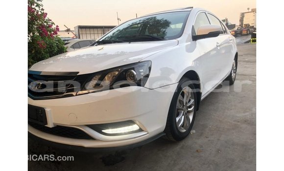 Comprar Importar Geely Emgrand 7 Branco Carro em Import - Dubai em Bengo Province Comprar Importar Geely Emgrand 7 Branco Carro em Import - Dubai em Bengo Province