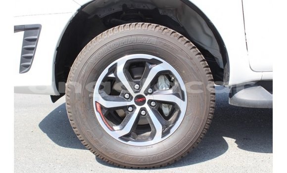 Comprar Importar Toyota Hilux Branco Carro em Import - Dubai em Bengo Province Comprar Importar Toyota Hilux Branco Carro em Import - Dubai em Bengo Province
