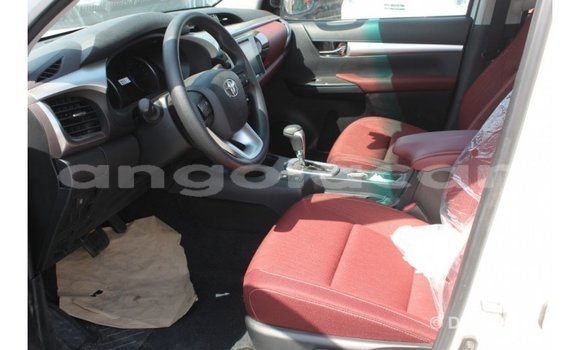 Comprar Importar Toyota Hilux Branco Carro em Import - Dubai em Bengo Province Comprar Importar Toyota Hilux Branco Carro em Import - Dubai em Bengo Province