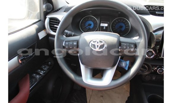 Comprar Importar Toyota Hilux Branco Carro em Import - Dubai em Bengo Province Comprar Importar Toyota Hilux Branco Carro em Import - Dubai em Bengo Province