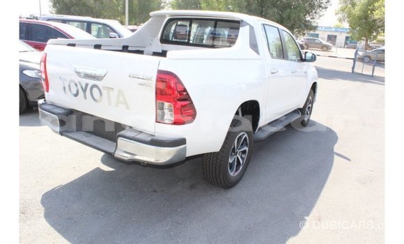 Comprar Importar Toyota Hilux Branco Carro em Import - Dubai em Bengo Province Comprar Importar Toyota Hilux Branco Carro em Import - Dubai em Bengo Province
