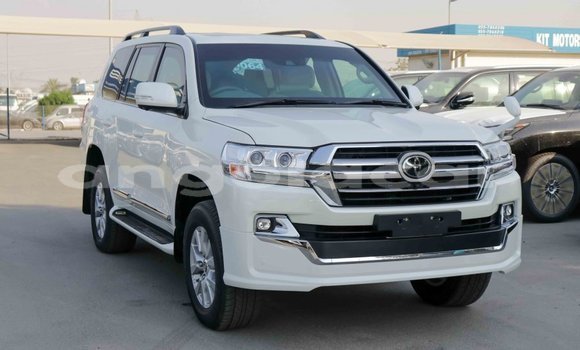 Comprar Importar Toyota Land Cruiser Branco Carro em Import - Dubai em Bengo Province Comprar Importar Toyota Land Cruiser Branco Carro em Import - Dubai em Bengo Province