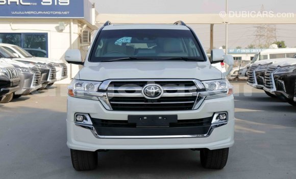 Comprar Importar Toyota Land Cruiser Branco Carro em Import - Dubai em Bengo Province Comprar Importar Toyota Land Cruiser Branco Carro em Import - Dubai em Bengo Province