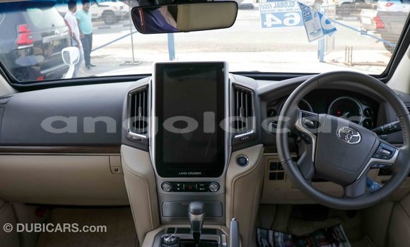 Comprar Importar Toyota Land Cruiser Branco Carro em Import - Dubai em Bengo Province Comprar Importar Toyota Land Cruiser Branco Carro em Import - Dubai em Bengo Province