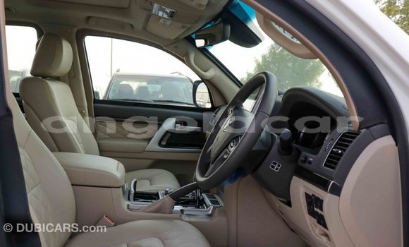 Comprar Importar Toyota Land Cruiser Branco Carro em Import - Dubai em Bengo Province Comprar Importar Toyota Land Cruiser Branco Carro em Import - Dubai em Bengo Province