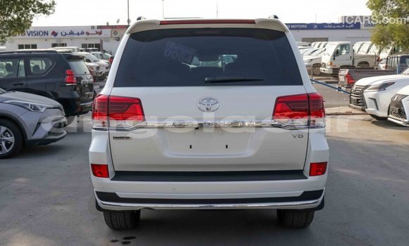 Comprar Importar Toyota Land Cruiser Branco Carro em Import - Dubai em Bengo Province Comprar Importar Toyota Land Cruiser Branco Carro em Import - Dubai em Bengo Province