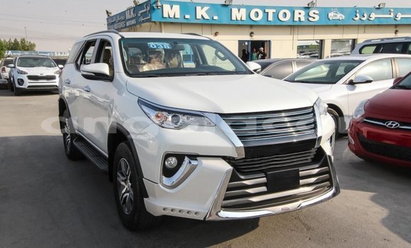 Comprar Importar Toyota Fortuner Branco Carro em Import - Dubai em Bengo Province Comprar Importar Toyota Fortuner Branco Carro em Import - Dubai em Bengo Province