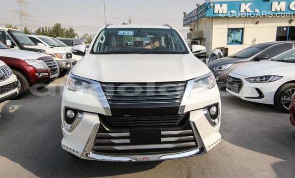 Comprar Importar Toyota Fortuner Branco Carro em Import - Dubai em Bengo Province Comprar Importar Toyota Fortuner Branco Carro em Import - Dubai em Bengo Province