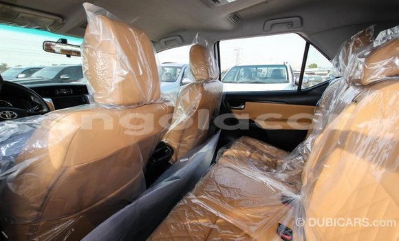 Comprar Importar Toyota Fortuner Branco Carro em Import - Dubai em Bengo Province Comprar Importar Toyota Fortuner Branco Carro em Import - Dubai em Bengo Province