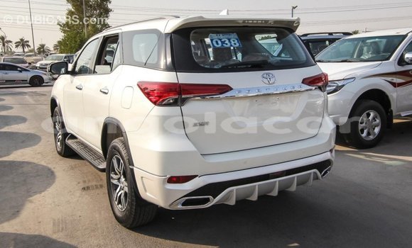 Comprar Importar Toyota Fortuner Branco Carro em Import - Dubai em Bengo Province Comprar Importar Toyota Fortuner Branco Carro em Import - Dubai em Bengo Province