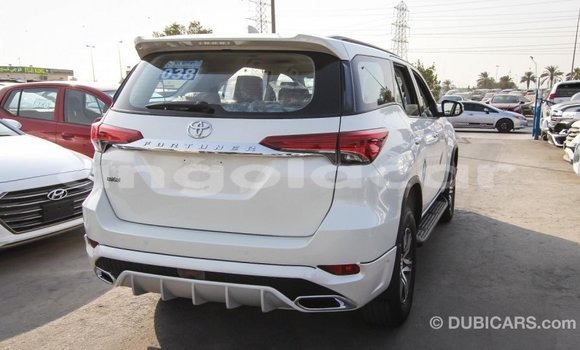 Comprar Importar Toyota Fortuner Branco Carro em Import - Dubai em Bengo Province Comprar Importar Toyota Fortuner Branco Carro em Import - Dubai em Bengo Province