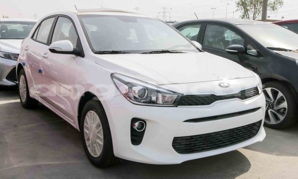 Comprar Importar Kia Carens Branco Carro em Import - Dubai em Bengo Province Comprar Importar Kia Carens Branco Carro em Import - Dubai em Bengo Province
