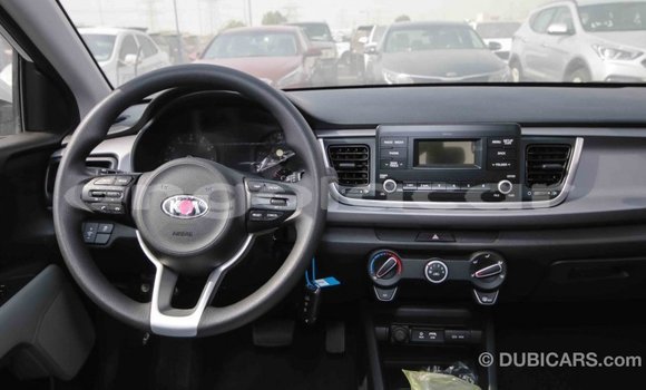 Comprar Importar Kia Carens Branco Carro em Import - Dubai em Bengo Province Comprar Importar Kia Carens Branco Carro em Import - Dubai em Bengo Province