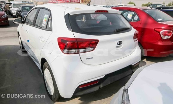 Comprar Importar Kia Carens Branco Carro em Import - Dubai em Bengo Province Comprar Importar Kia Carens Branco Carro em Import - Dubai em Bengo Province