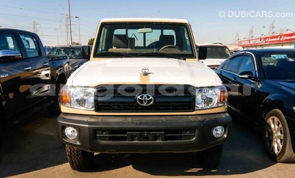 Comprar Importar Toyota Land Cruiser Bege Carro em Import - Dubai em Bengo Province Comprar Importar Toyota Land Cruiser Bege Carro em Import - Dubai em Bengo Province