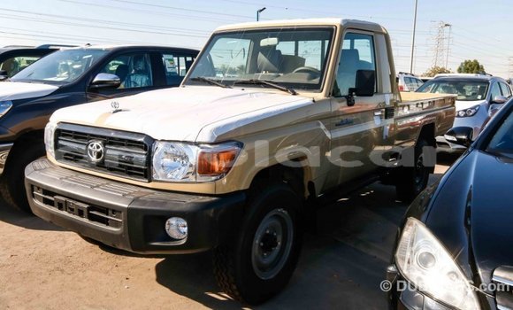 Comprar Importar Toyota Land Cruiser Bege Carro em Import - Dubai em Bengo Province Comprar Importar Toyota Land Cruiser Bege Carro em Import - Dubai em Bengo Province