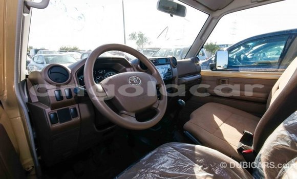Comprar Importar Toyota Land Cruiser Bege Carro em Import - Dubai em Bengo Province Comprar Importar Toyota Land Cruiser Bege Carro em Import - Dubai em Bengo Province