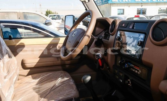 Comprar Importar Toyota Land Cruiser Bege Carro em Import - Dubai em Bengo Province Comprar Importar Toyota Land Cruiser Bege Carro em Import - Dubai em Bengo Province