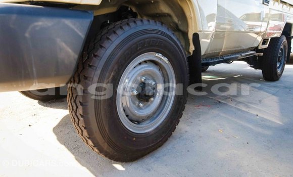 Comprar Importar Toyota Land Cruiser Bege Carro em Import - Dubai em Bengo Province Comprar Importar Toyota Land Cruiser Bege Carro em Import - Dubai em Bengo Province