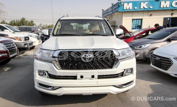 Comprar Importar Toyota Land Cruiser Branco Carro em Import - Dubai em Bengo Province Comprar Importar Toyota Land Cruiser Branco Carro em Import - Dubai em Bengo Province