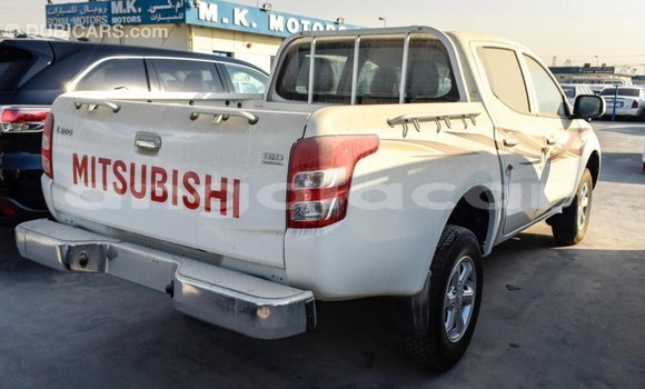 Buy Import Mitsubishi L200 White Car in Import - Dubai in Bengo Province Buy Import Mitsubishi L200 White Car in Import - Dubai in Bengo Province