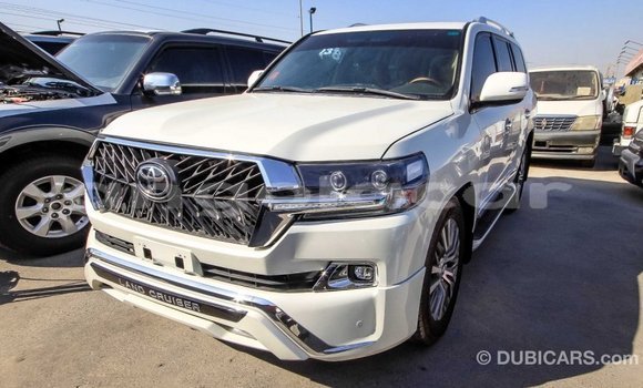 Comprar Importar Toyota Land Cruiser Branco Carro em Import - Dubai em Bengo Province Comprar Importar Toyota Land Cruiser Branco Carro em Import - Dubai em Bengo Province