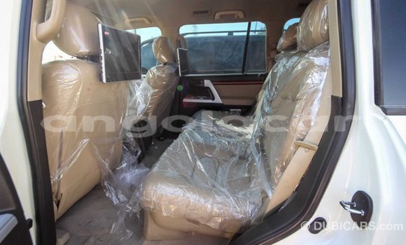 Comprar Importar Toyota Land Cruiser Branco Carro em Import - Dubai em Bengo Province Comprar Importar Toyota Land Cruiser Branco Carro em Import - Dubai em Bengo Province