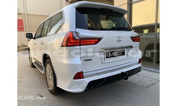 Comprar Importar Lexus LX Branco Carro em Import - Dubai em Bengo Province Comprar Importar Lexus LX Branco Carro em Import - Dubai em Bengo Province