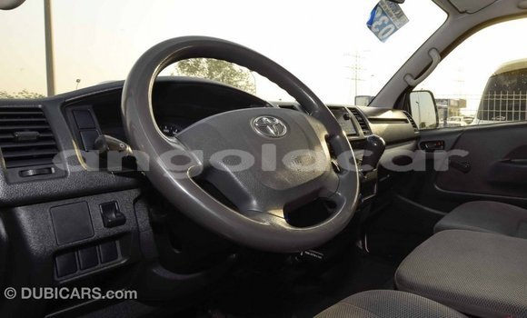 Comprar Importar Toyota Hiace Branco Carro em Import - Dubai em Bengo Province Comprar Importar Toyota Hiace Branco Carro em Import - Dubai em Bengo Province
