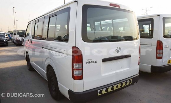Comprar Importar Toyota Hiace Branco Carro em Import - Dubai em Bengo Province Comprar Importar Toyota Hiace Branco Carro em Import - Dubai em Bengo Province