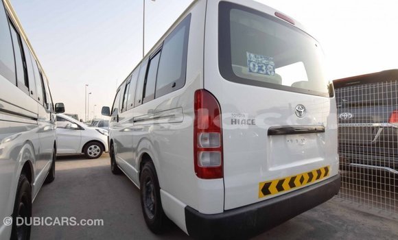 Comprar Importar Toyota Hiace Branco Carro em Import - Dubai em Bengo Province Comprar Importar Toyota Hiace Branco Carro em Import - Dubai em Bengo Province