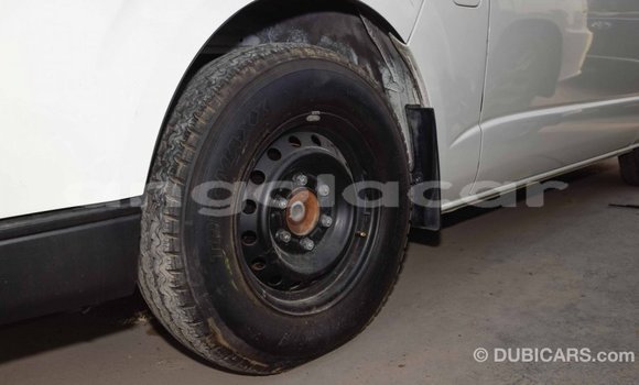Comprar Importar Toyota Hiace Branco Carro em Import - Dubai em Bengo Province Comprar Importar Toyota Hiace Branco Carro em Import - Dubai em Bengo Province