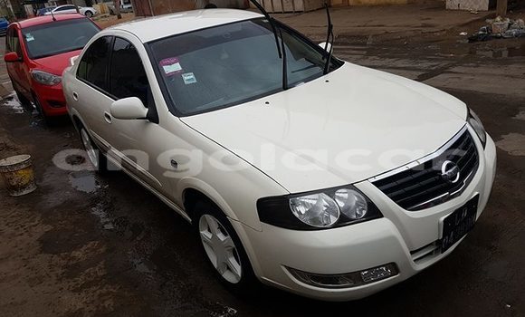 Acheter Import Voiture Nissan Sunny Blanc à Luanda, Province de Luanda