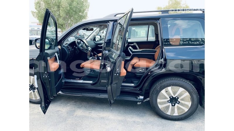 Big with watermark toyota land cruiser bengo province import dubai 3700