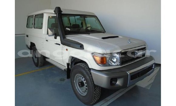 Comprar Importar Abarth 595 Branco Carro em Import - Dubai em Bengo Province